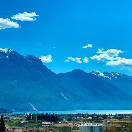 Visioni Lake View Boutique Rooms & Breakfast - Adults Friendly Riva del Garda Bagian luar foto