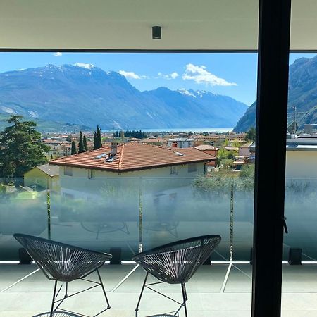 Visioni Lake View Boutique Rooms & Breakfast - Adults Friendly Riva del Garda Bagian luar foto