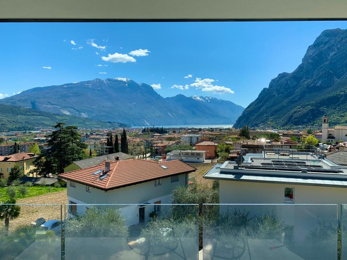 Visioni Lake View Boutique Rooms & Breakfast - Adults Friendly Riva del Garda Bagian luar foto