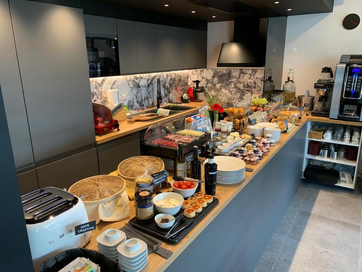 Visioni Lake View Boutique Rooms & Breakfast - Adults Friendly Riva del Garda Bagian luar foto