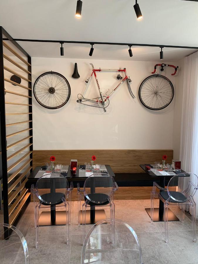 Visioni Lake View Boutique Rooms & Breakfast - Adults Friendly Riva del Garda Bagian luar foto