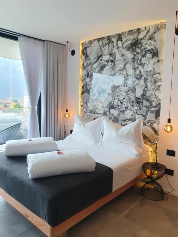 Visioni Lake View Boutique Rooms & Breakfast - Adults Friendly Riva del Garda Bagian luar foto