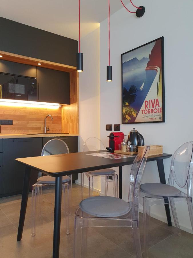 Visioni Lake View Boutique Rooms & Breakfast - Adults Friendly Riva del Garda Bagian luar foto