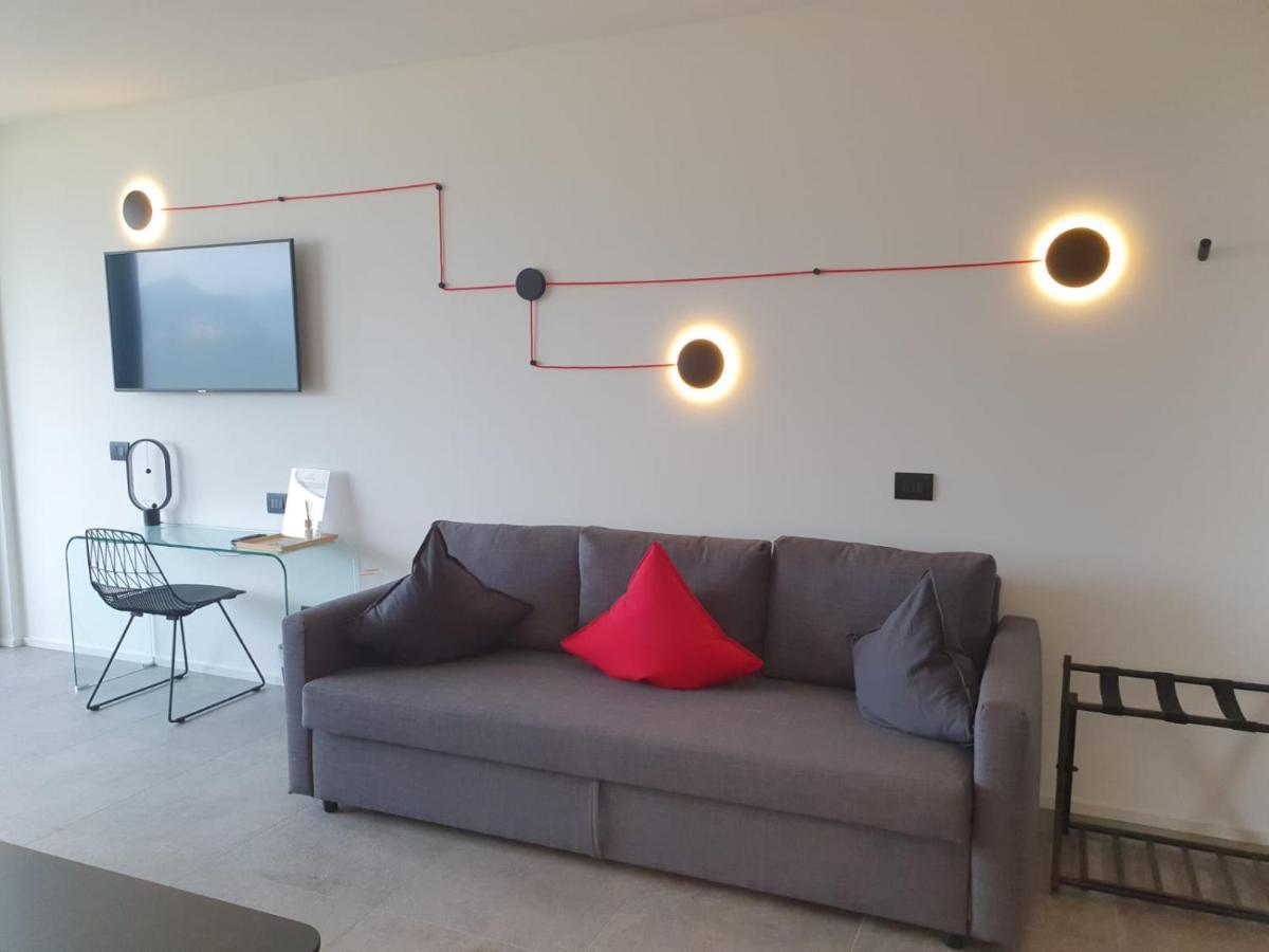 Visioni Lake View Boutique Rooms & Breakfast - Adults Friendly Riva del Garda Bagian luar foto