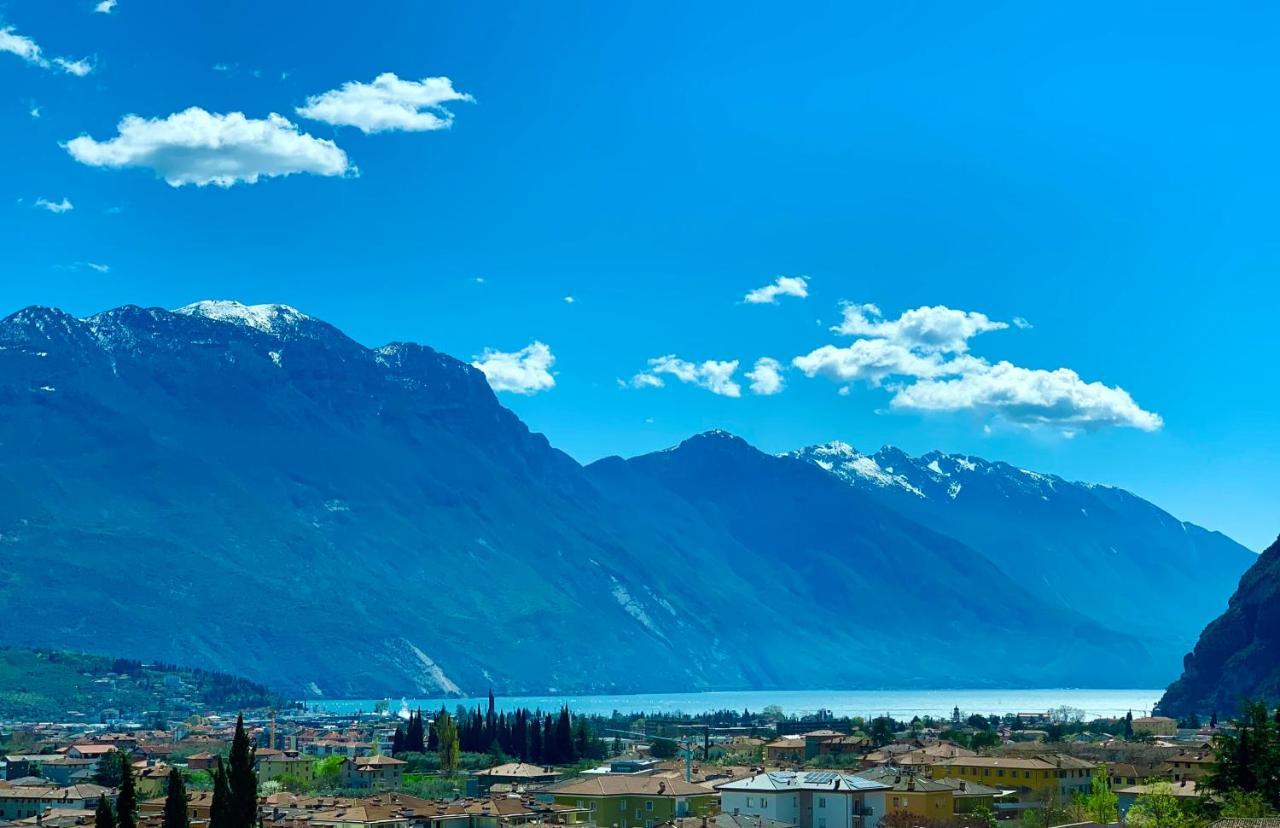 Visioni Lake View Boutique Rooms & Breakfast - Adults Friendly Riva del Garda Bagian luar foto