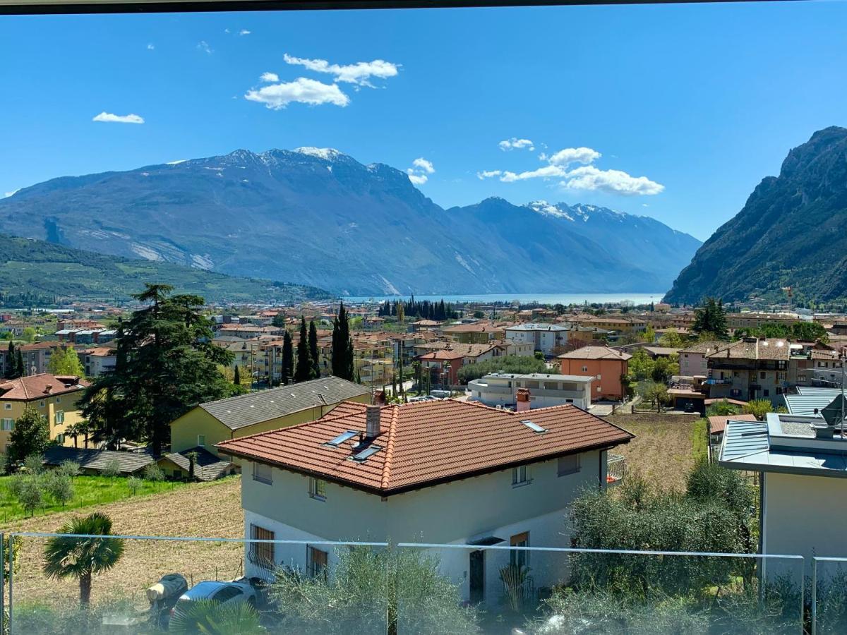 Visioni Lake View Boutique Rooms & Breakfast - Adults Friendly Riva del Garda Bagian luar foto